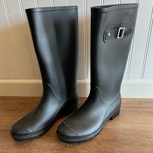 Black rain boots